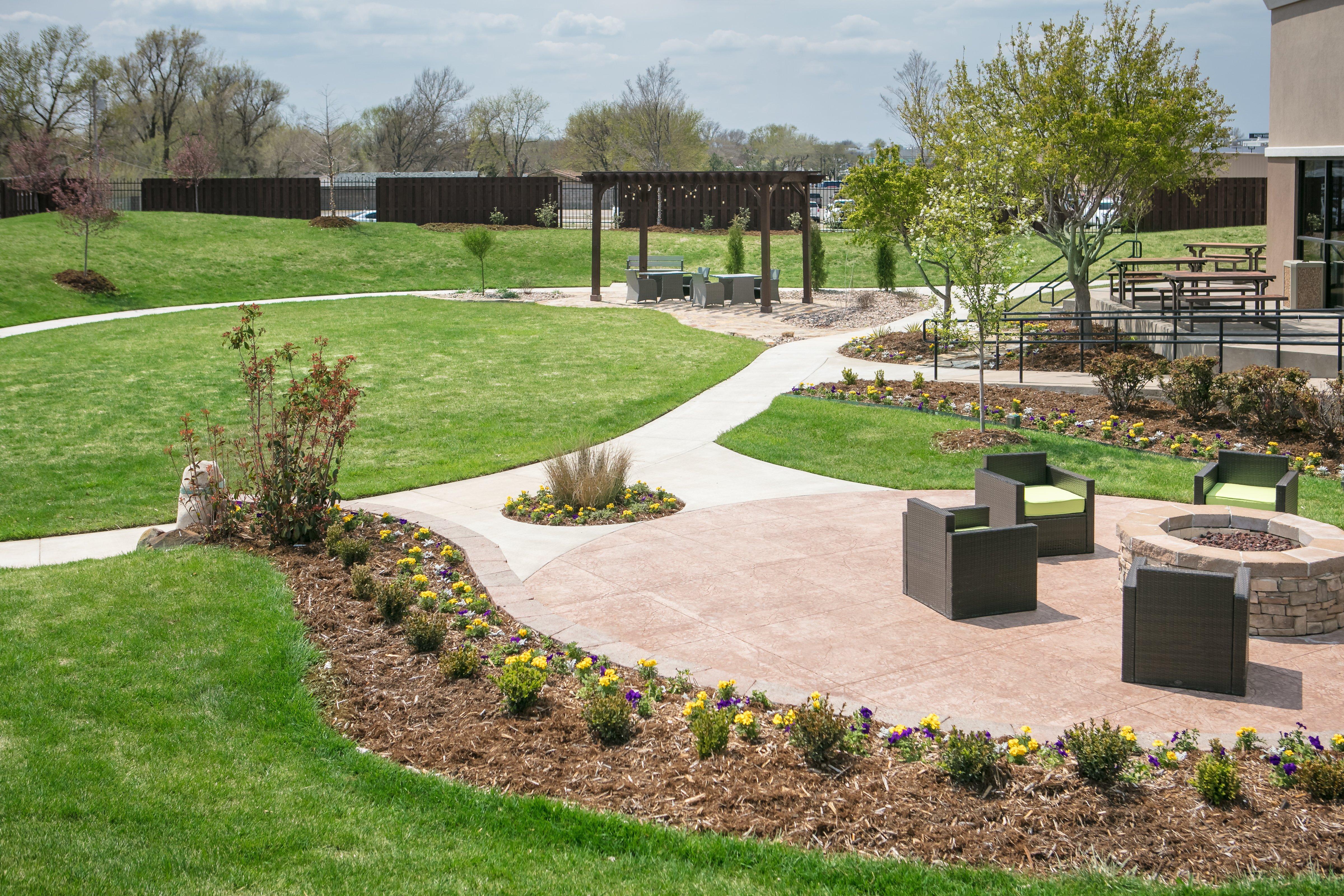 Holiday Inn Wichita East I-35 By Ihg Exterior photo