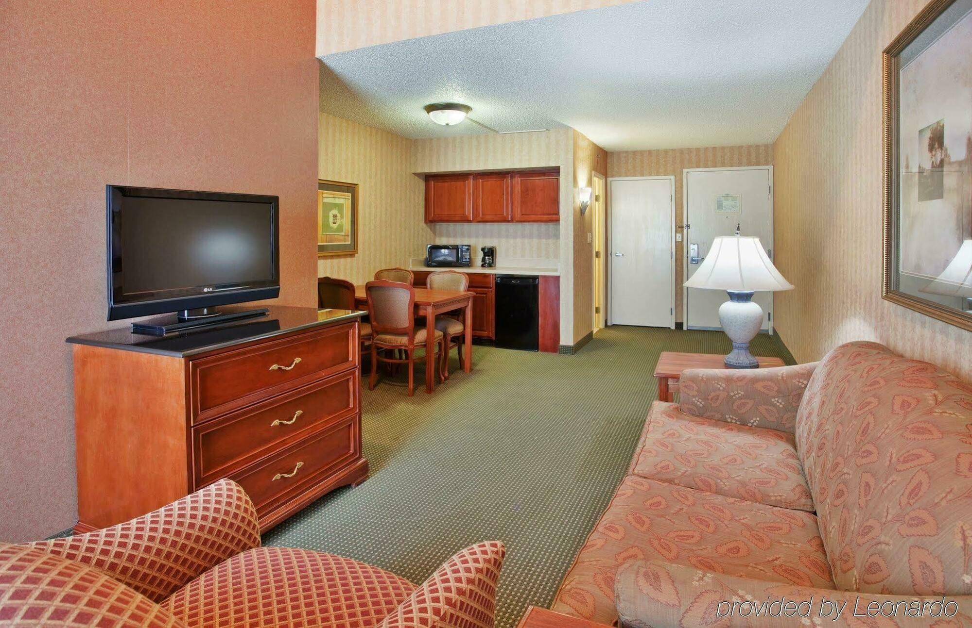 Holiday Inn Wichita East I-35 By Ihg Room photo